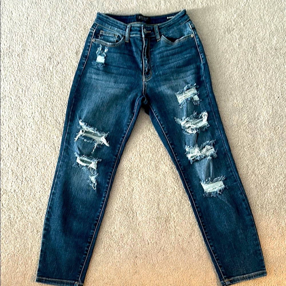 Judy Blue boyfriend jeans. Distressed size 1/25. Extreme comfort